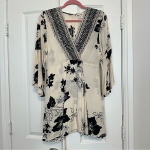 Billabong Half Sleeve Black/White Floral Dress